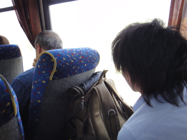 トルコのバスに乗る日本人